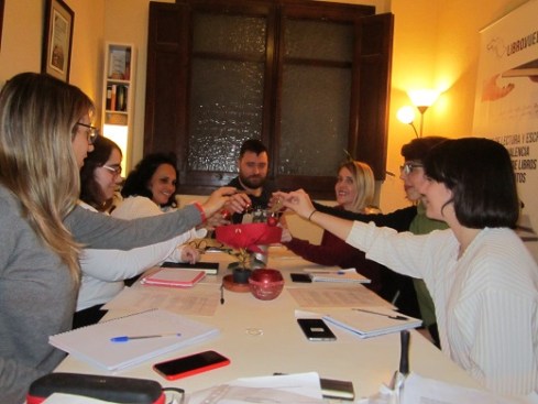 Participantes de los torneos de invierno de los talleres de escritura creativa de LIBRO, VUELA LIBRE en Valencia