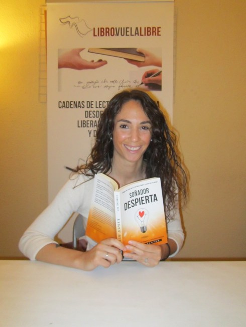 Ana Cervantes visita la sede de los talleres de escritura de LIBRO, VUELA LIBRE en Valencia