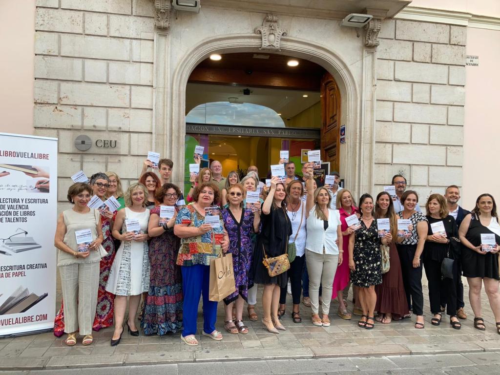 Presentación de la antología anual de los talleres literarios de LIBRO VUELA LIBRE en el Palacio de Colomina CEU