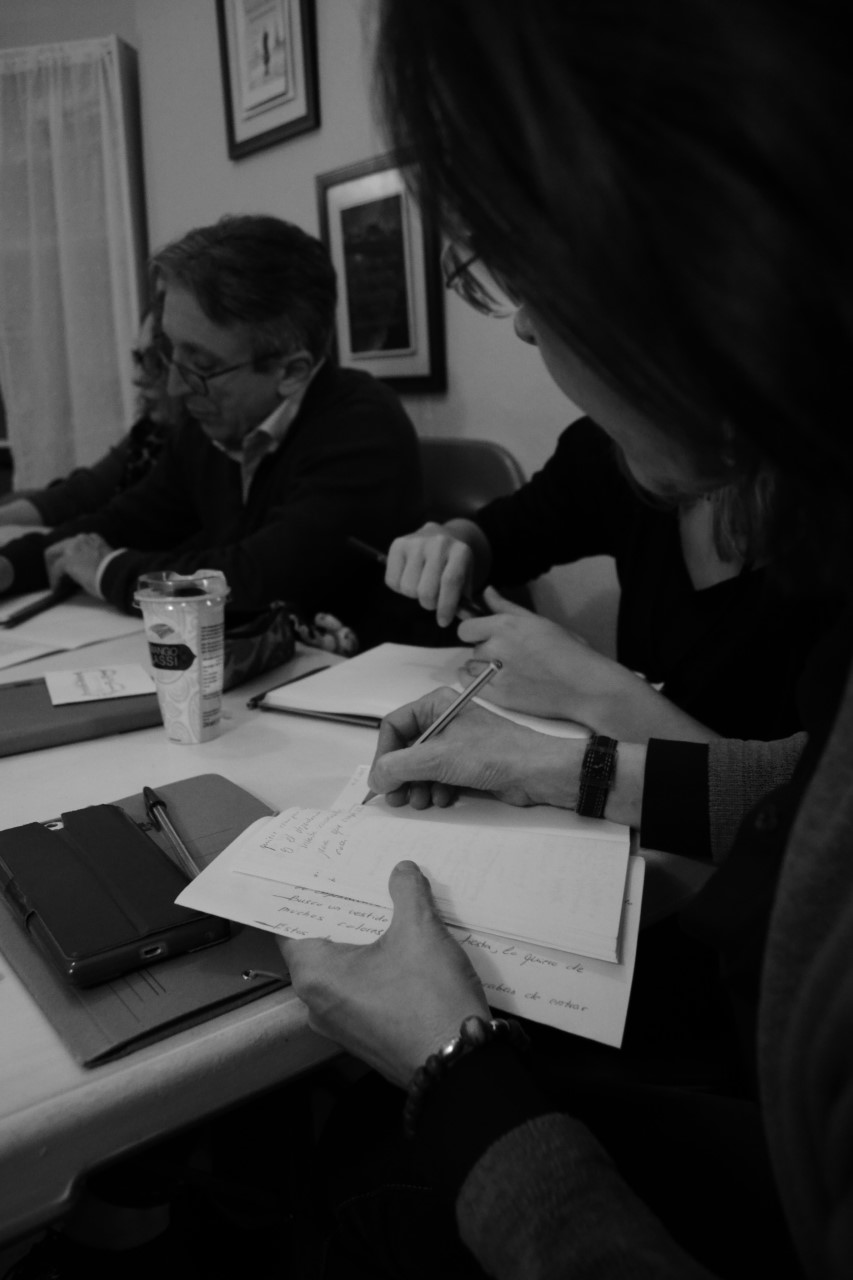 Personajes cargados de sombra en el taller de escritura creativa de Libro Vuela Libre en Valencia