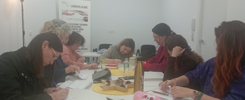 Escritoras en formación en el taller de relato breve de Valencia Espaciocrea